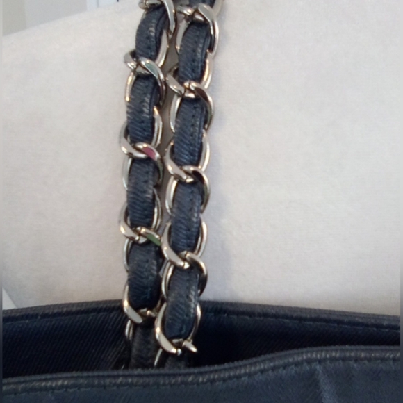 Chanel by Karl Lagerfeld, Large Bon Bon Tote Bag - Picture 10 of 15